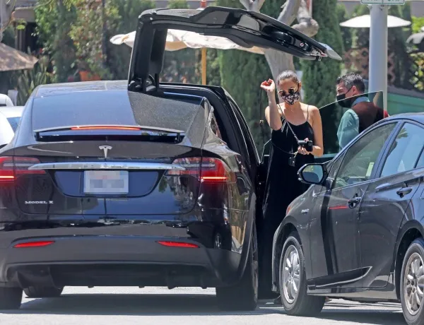 Gal Gadot Tesla Model X